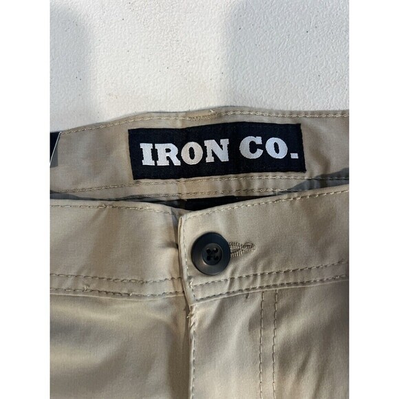 NWT Iron Co Belted Stretch Performance Hybrid Cargo Shorts Tan Size 38 - Picture 3 of 8